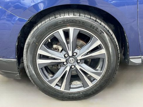 Used 2020 Nissan Pathfinder Platinum image 33