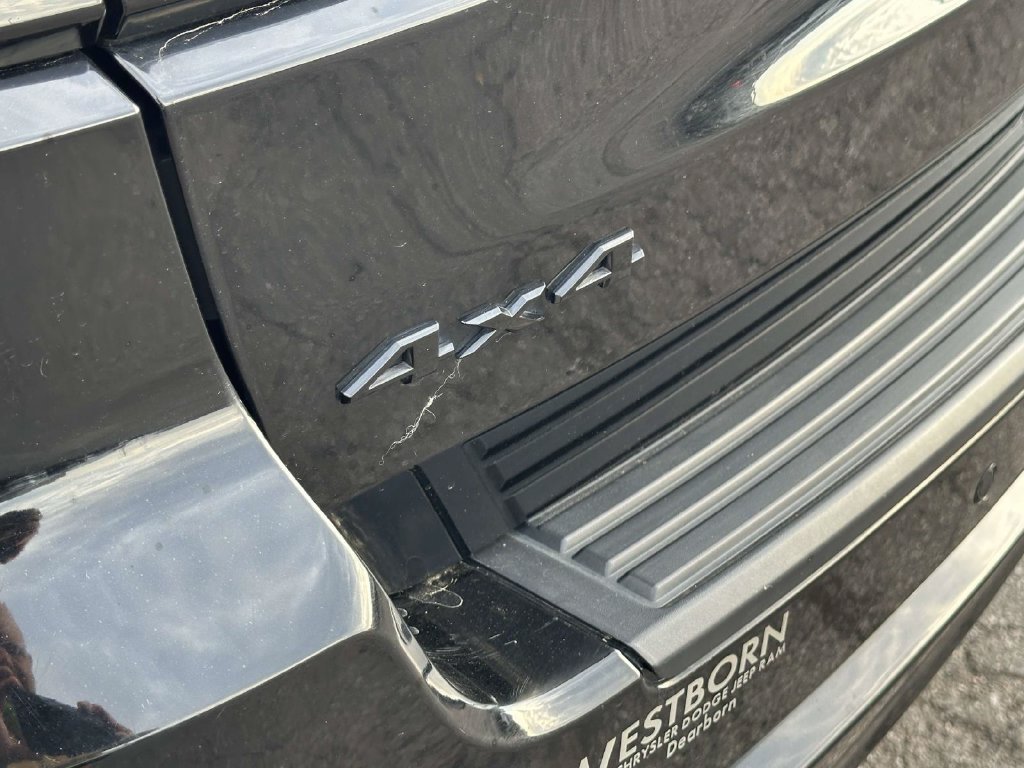 Used 2019 Jeep Grand Cherokee Altitude AWD/4WD image 10