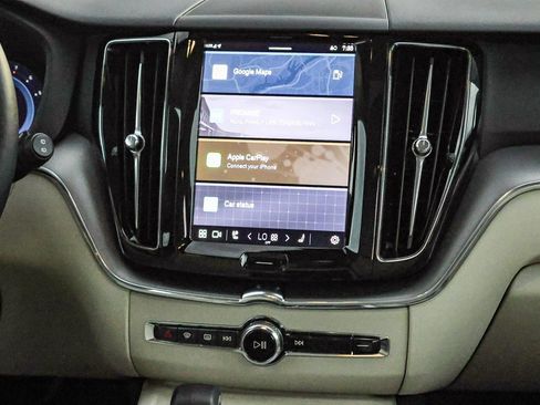 Used 2025 Volvo XC60 B5 Core w/ Protection Package Premier image 25