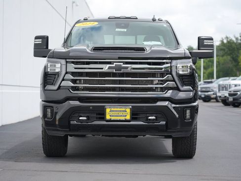 Used 2024 Chevrolet Silverado 3500 High Country w/ High Country Premium Package AWD/4WD image 8