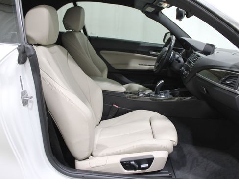 Used 2017 BMW 230i Convertible image 29