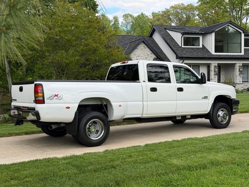 Used 2007 Chevrolet Silverado 3500 LT w/ Heavy-Duty Power Package AWD/4WD image 12