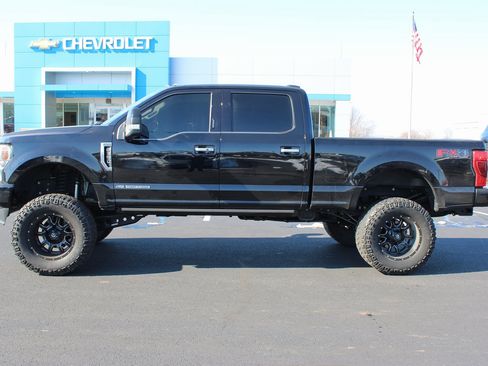 Used 2020 Ford F350 Limited image 5