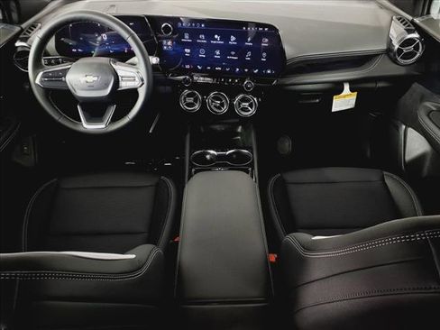 New 2025 Chevrolet Blazer EV LT image 3
