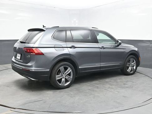 Used 2018 Volkswagen Tiguan SEL Premium AWD/4WD image 7