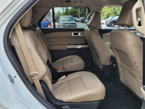Used 2022 Ford Explorer Limited w/ Equipment Group 301A image 17