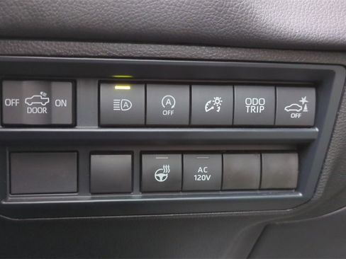 Used 2025 Toyota Tundra Platinum image 24