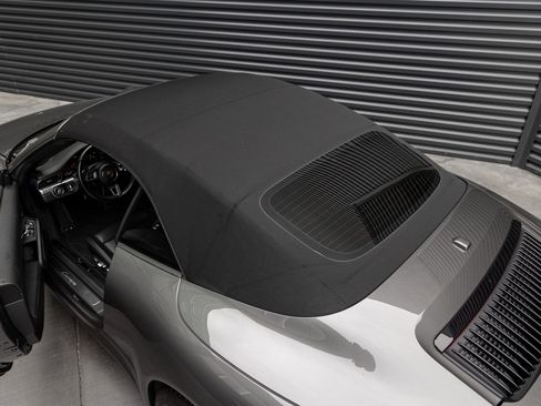 Certified 2018 Porsche 911 Carrera image 14