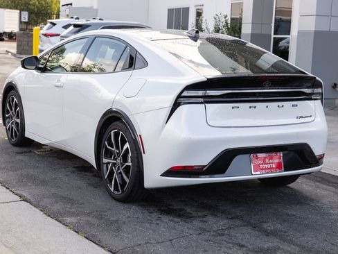 Used 2024 Toyota Prius Prime image 7