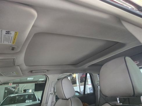 Used 2012 Lincoln MKX AWD image 28