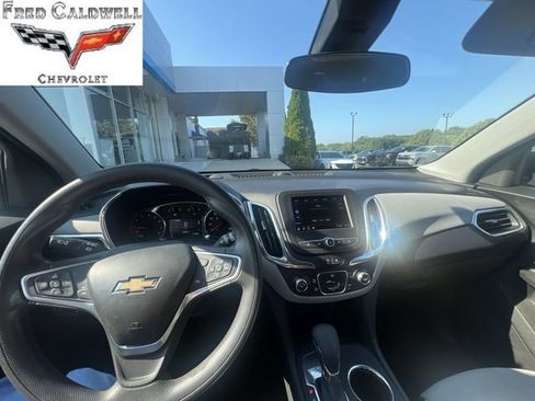 Used 2023 Chevrolet Equinox LS w/ LS Convenience Package FWD image 10