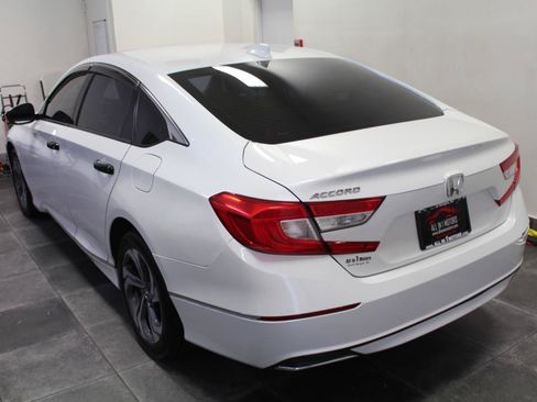 Used 2018 Honda Accord EX image 4