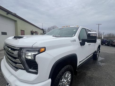 Used 2024 Chevrolet Silverado 3500 High Country w/ High Country Premium Package image 7
