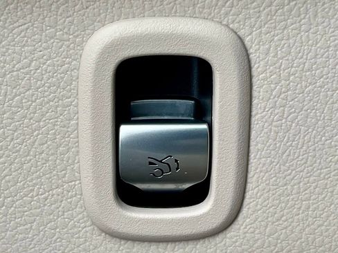 Certified 2023 Mercedes-Benz C 300 4MATIC Sedan image 27