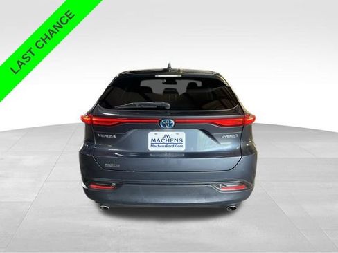 Used 2021 Toyota Venza LE AWD/4WD image 5