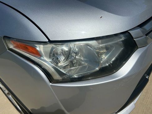 Used 2015 Mitsubishi Outlander SE image 4