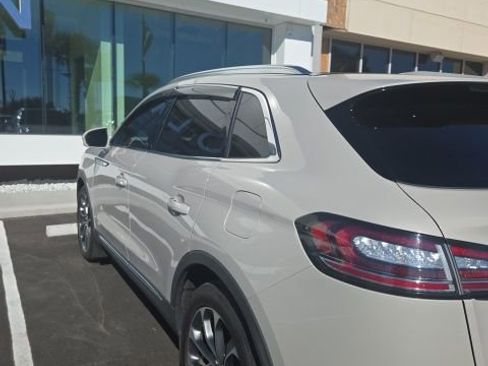 Used 2022 Lincoln Nautilus Reserve w/ Equipment Group 201A image 8