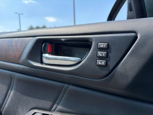 Used 2019 Subaru Outback 3.6R Limited AWD/4WD image 19
