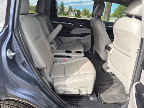 Used 2018 Toyota Highlander Limited Platinum AWD/4WD image 21