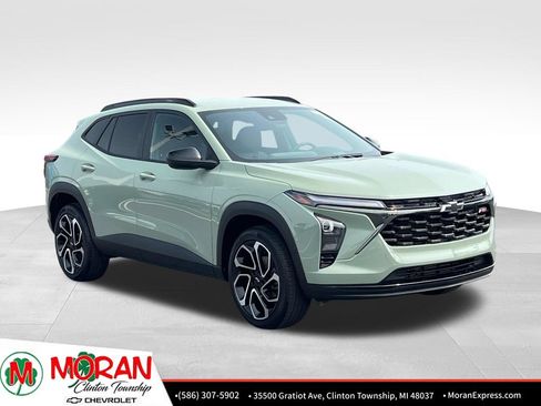 Certified 2024 Chevrolet Trax RS w/ Driver Confidence Package FWD image 8