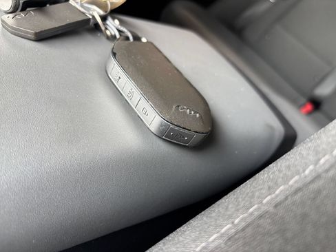 Used 2025 Kia K4 FWD image 21
