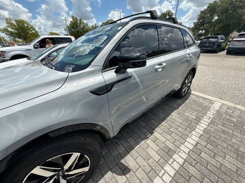 Used 2023 Kia Sorento EX w/ Panoramic Sunroof Package FWD image 3