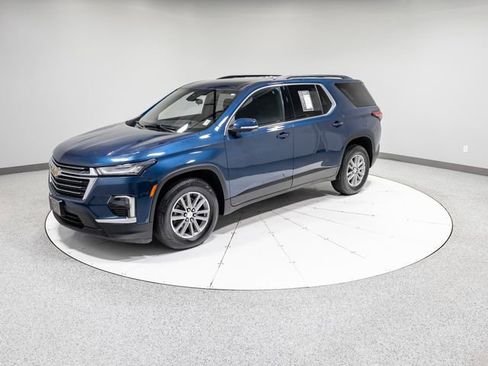 Used 2023 Chevrolet Traverse LT image 38