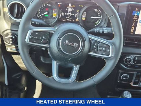 Used 2024 Jeep Wrangler Unlimited Sahara w/ Technology Group AWD/4WD image 17