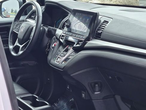 Used 2024 Honda Odyssey EX-L image 9