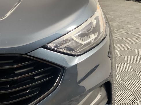 Used 2022 Ford Edge SE w/ Black Appearance Package image 10