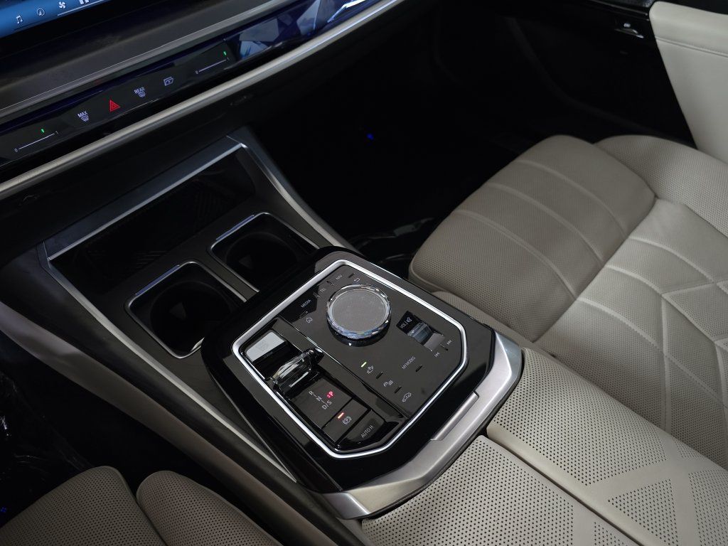 Used 2023 BMW 740i RWD image 26