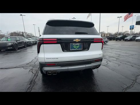 Used 2024 Chevrolet Traverse LT w/ Trailering Package image 7
