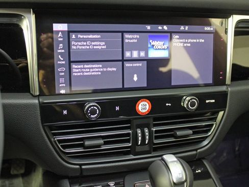 Used 2025 Porsche Macan Turbo image 27