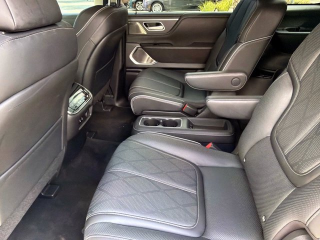 Used 2025 INFINITI QX80 Sensory AWD/4WD image 12
