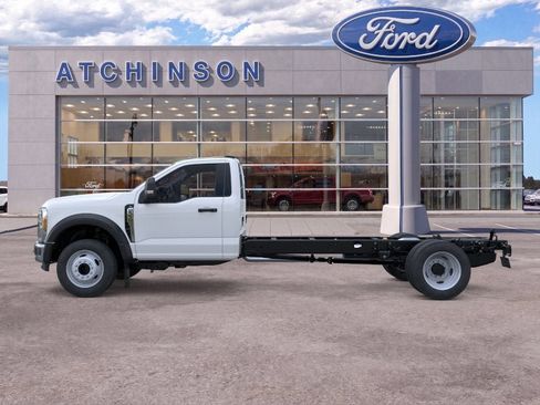 New 2026 Ford F550 2WD Regular Cab Super Duty image 3