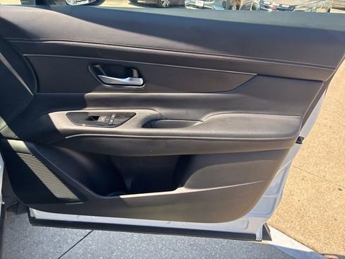 Used 2025 Nissan Murano SV FWD image 13