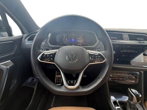 Used 2024 Volkswagen Tiguan SE R-Line AWD/4WD image 17