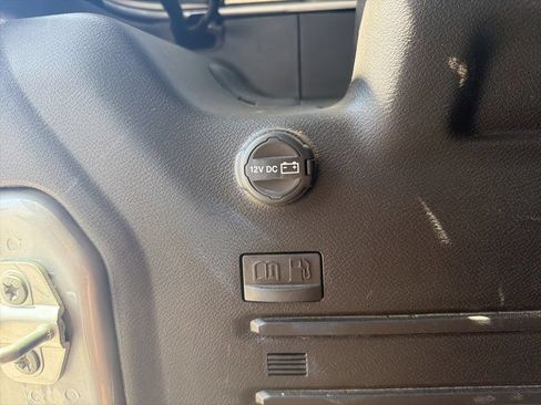 Used 2023 Jeep Wrangler Unlimited w/ Sun & Screen Package AWD/4WD image 9