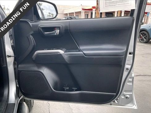 Used 2017 Toyota Tacoma TRD Sport image 23