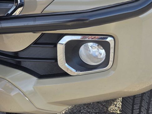 Used 2016 Toyota Tacoma Limited w/ Towing Package image 36