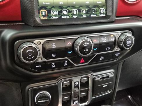 Used 2023 Jeep Gladiator Rubicon w/ Trailer Tow Package AWD/4WD image 29