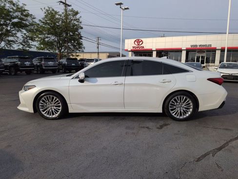Used 2020 Toyota Avalon Limited w/ Advanced Safety Package FWD image 2
