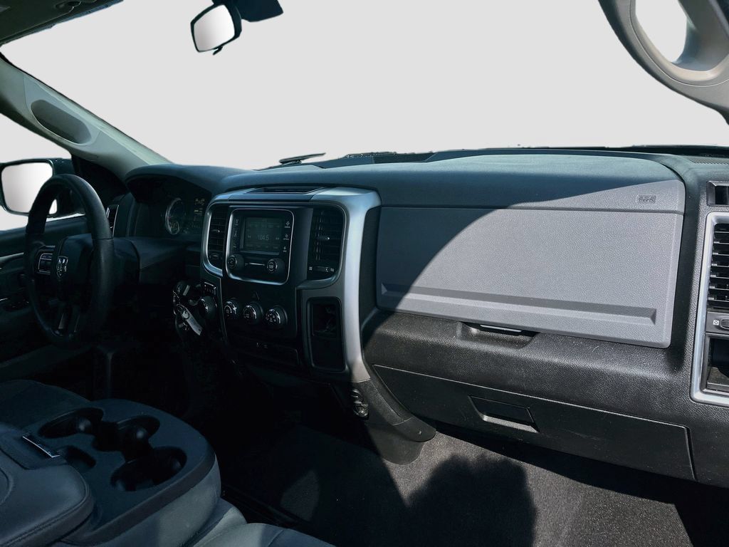 Used 2020 RAM 1500 Classic SLT AWD/4WD image 26