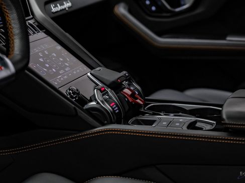 Used 2024 Lamborghini Urus S image 59