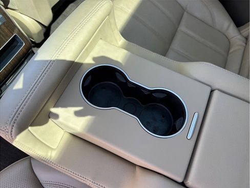 Used 2017 Land Rover Range Rover Sport HSE image 46