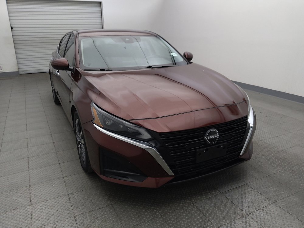 Used 2023 Nissan Altima 2.5 SV FWD image 14