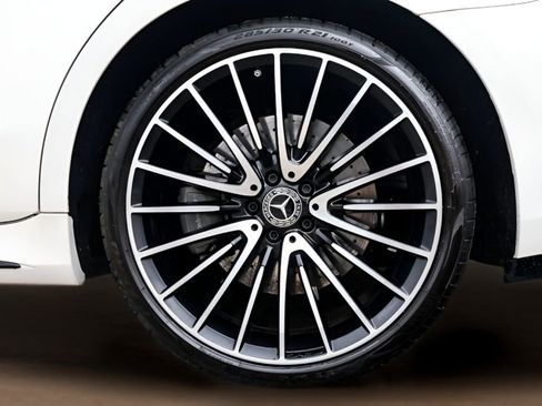 Used 2022 Mercedes-Benz S 500 4MATIC w/ AMG Line Package image 53