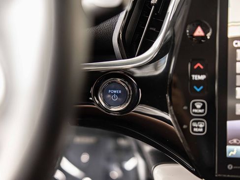 Used 2018 Toyota Prius Prime Premium image 26