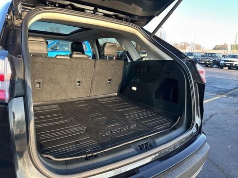 Used 2022 Ford Edge SEL w/ Convenience Package image 17