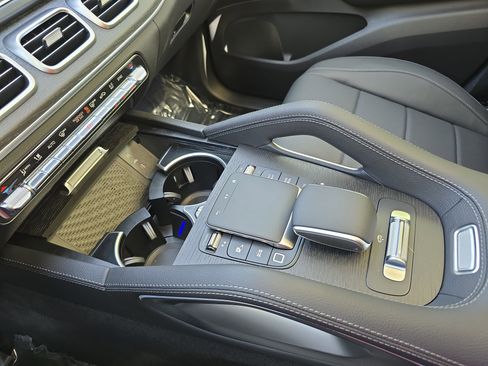New 2026 Mercedes-Benz GLS 450 4MATIC image 26